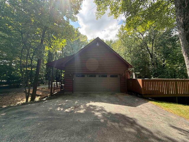 1825 N Miller Road, Saginaw, MI 48609
