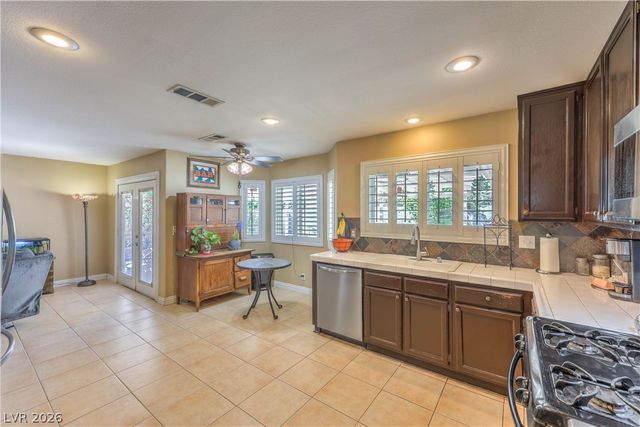 404 Pemberry Circle, Las Vegas, NV 89123