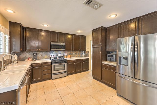 404 Pemberry Circle, Las Vegas, NV 89123