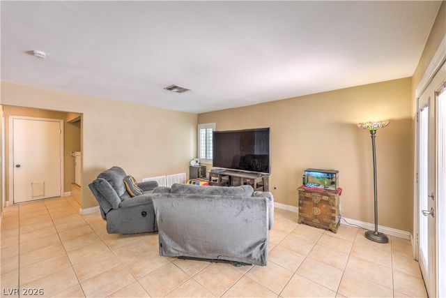 404 Pemberry Circle, Las Vegas, NV 89123