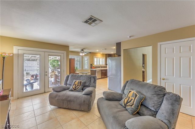 404 Pemberry Circle, Las Vegas, NV 89123