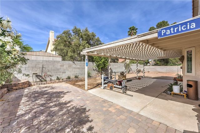 404 Pemberry Circle, Las Vegas, NV 89123