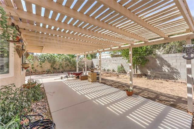 404 Pemberry Circle, Las Vegas, NV 89123