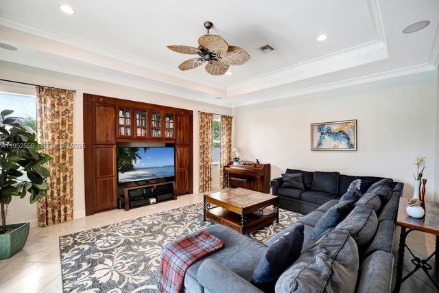 5240 Rosewood Ln, Vero Beach, FL 32966