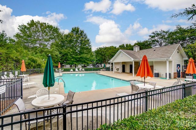 4914 Sunset Ridge Court, Charlotte, NC 28269