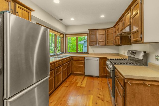 500 Robert Court, Mahtomedi, MN 55115
