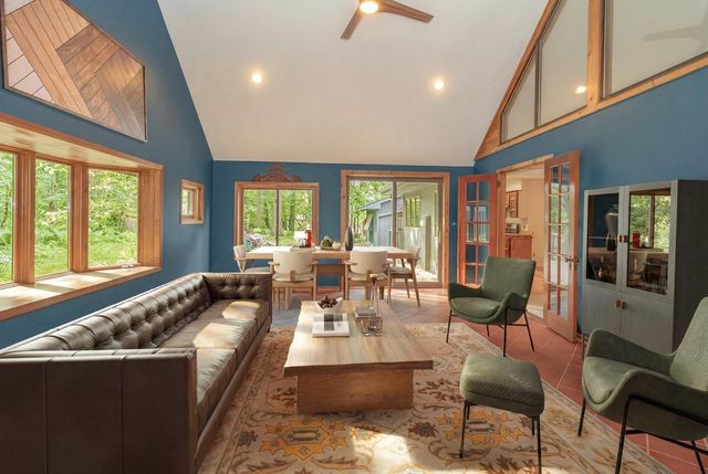 500 Robert Court, Mahtomedi, MN 55115