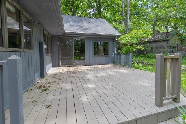 500 Robert Court, Mahtomedi, MN 55115