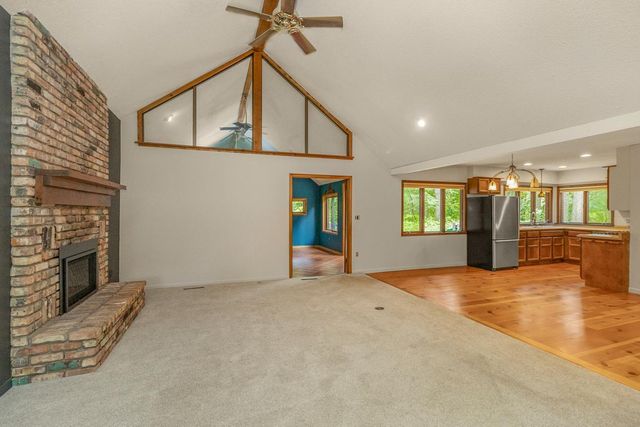 500 Robert Court, Mahtomedi, MN 55115