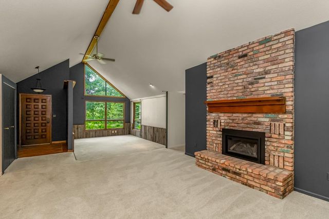 500 Robert Court, Mahtomedi, MN 55115