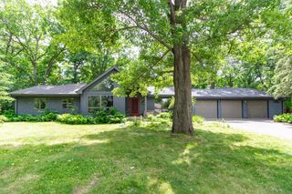 500 Robert Court, Mahtomedi, MN 55115