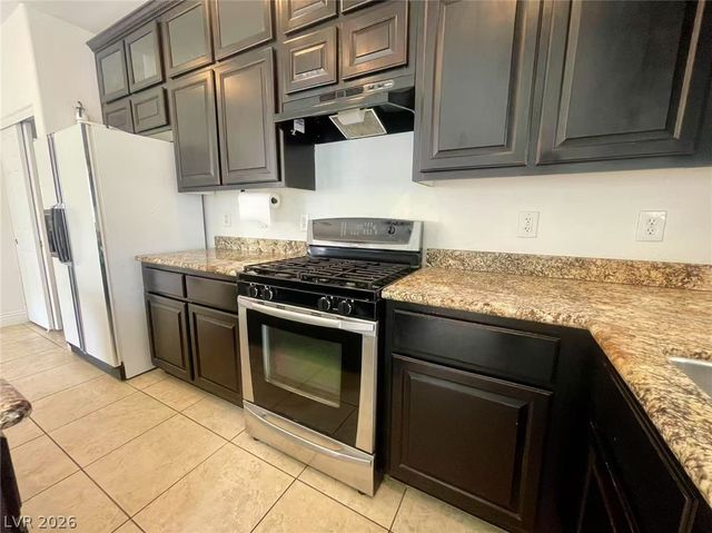 1114 Moonlit Oasis Lane 3, Henderson, NV 89002