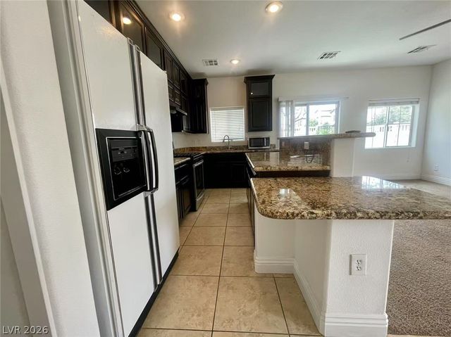 1114 Moonlit Oasis Lane 3, Henderson, NV 89002