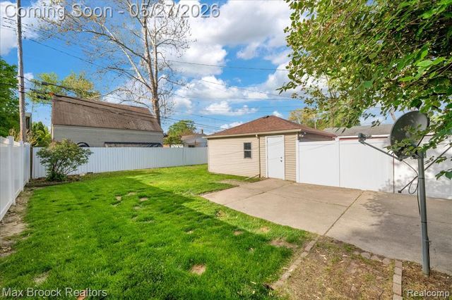 1311 Harvard Road, Berkley, MI 48072