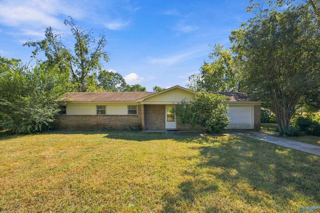 202 Plantation Drive, Meridianville, AL 35757