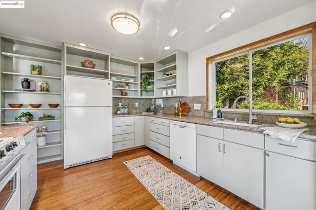 1005 Miller Ave, Berkeley, CA 94708