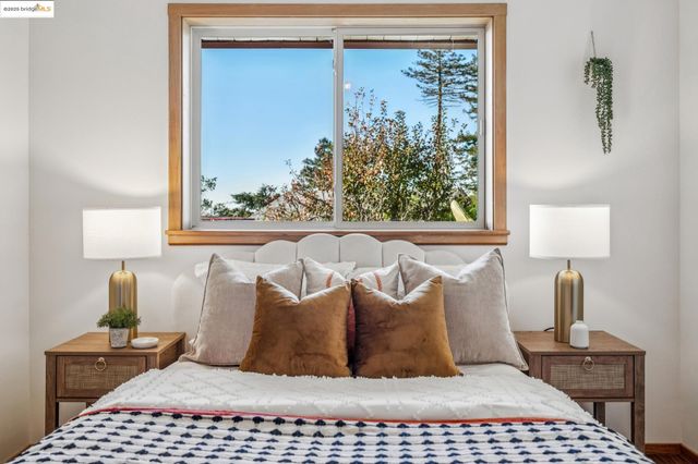 1005 Miller Ave, Berkeley, CA 94708