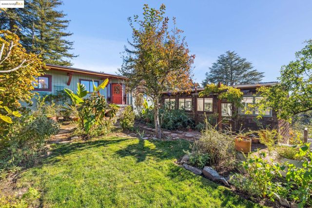 1005 Miller Ave, Berkeley, CA 94708