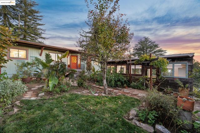 1005 Miller Ave, Berkeley, CA 94708