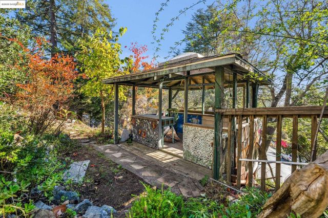 1005 Miller Ave, Berkeley, CA 94708