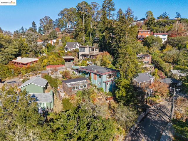 1005 Miller Ave, Berkeley, CA 94708