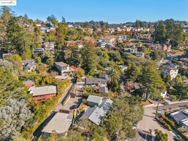 1005 Miller Ave, Berkeley, CA 94708