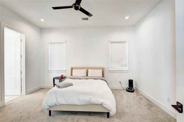 107 W Whitney Street E, Houston, TX 77018