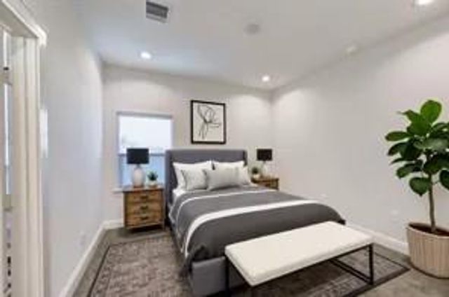 107 W Whitney Street E, Houston, TX 77018