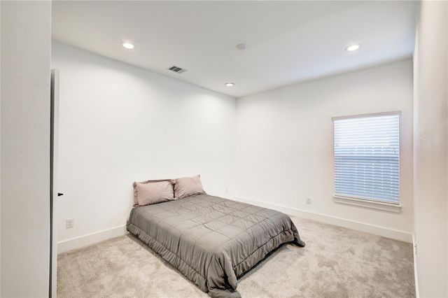 107 W Whitney Street E, Houston, TX 77018