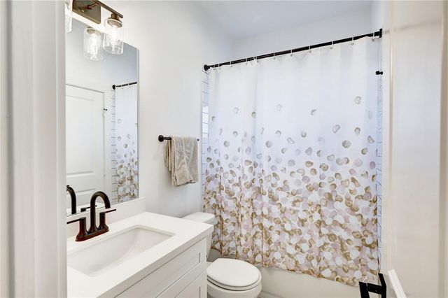 107 W Whitney Street E, Houston, TX 77018