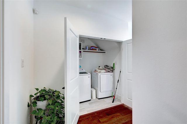 107 W Whitney Street E, Houston, TX 77018