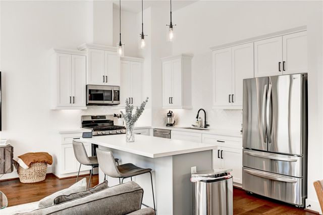 107 W Whitney Street E, Houston, TX 77018