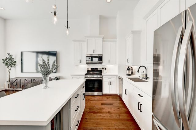 107 W Whitney Street E, Houston, TX 77018