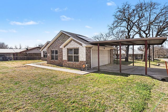 621 N Avenue B, Springtown, TX 76082