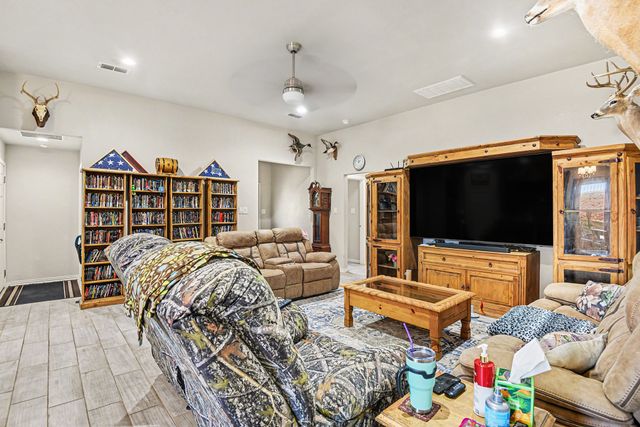 621 N Avenue B, Springtown, TX 76082