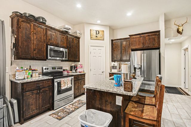 621 N Avenue B, Springtown, TX 76082