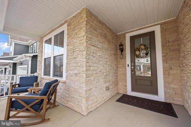 18126 MARSH PINE RD, Dumfries, VA 22026