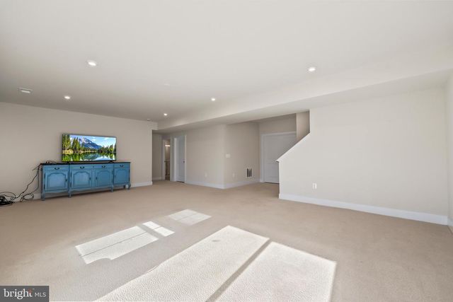 18126 MARSH PINE RD, Dumfries, VA 22026