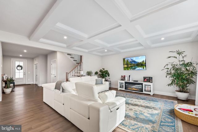 18126 MARSH PINE RD, Dumfries, VA 22026