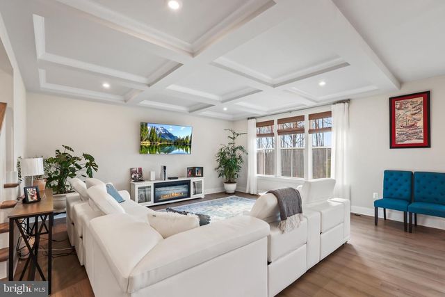 18126 MARSH PINE RD, Dumfries, VA 22026