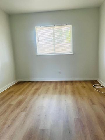 590 NW 40th Court B, Oakland Park, FL 33309