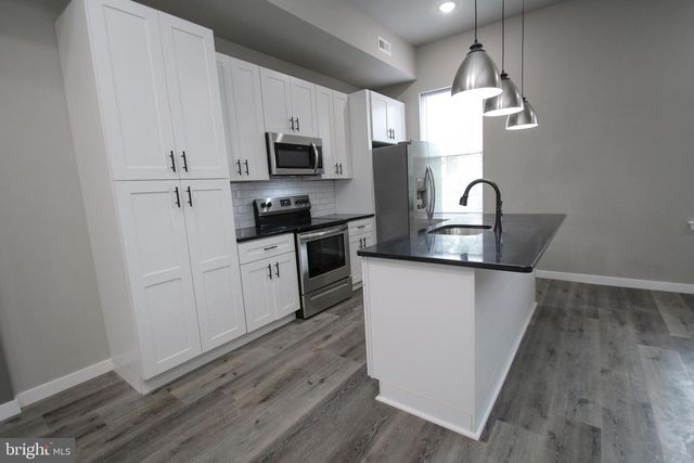 2002 CECIL B MOORE AVE, Philadelphia, PA 19121