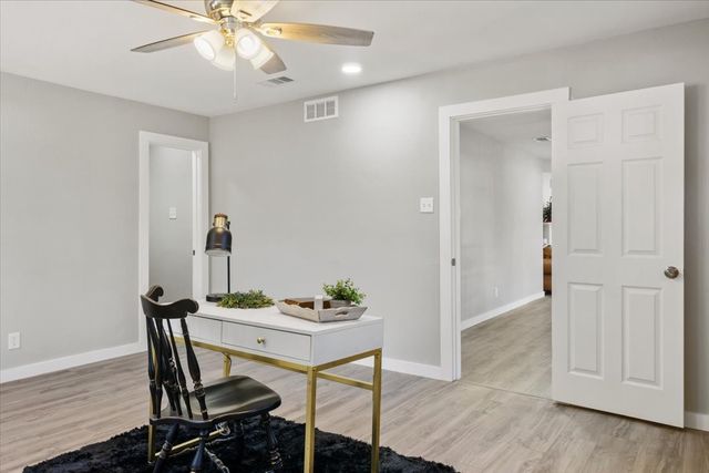 1425 Columbia Avenue, Corsicana, TX 75110