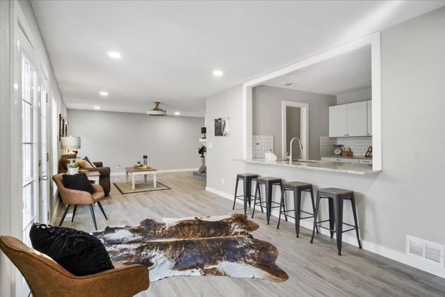 1425 Columbia Avenue, Corsicana, TX 75110