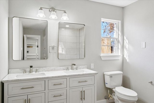 1425 Columbia Avenue, Corsicana, TX 75110