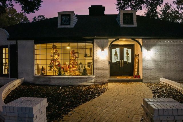 1425 Columbia Avenue, Corsicana, TX 75110