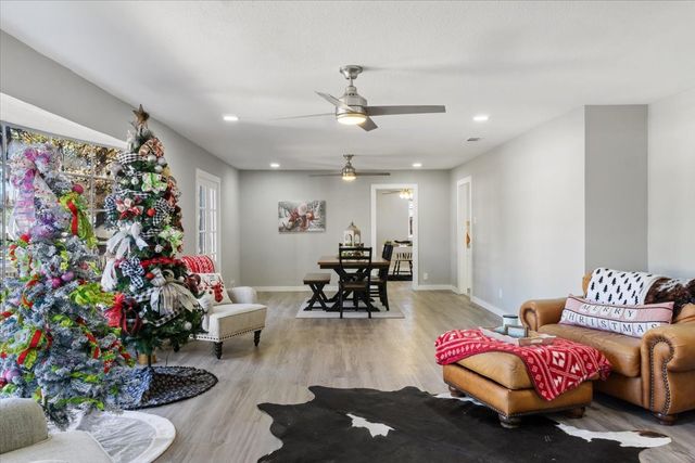 1425 Columbia Avenue, Corsicana, TX 75110