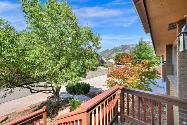 2532 E CLIFF SWALLOW DR, Sandy, UT 84093