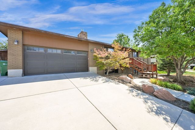 2532 E CLIFF SWALLOW DR, Sandy, UT 84093