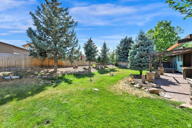 2532 E CLIFF SWALLOW DR, Sandy, UT 84093